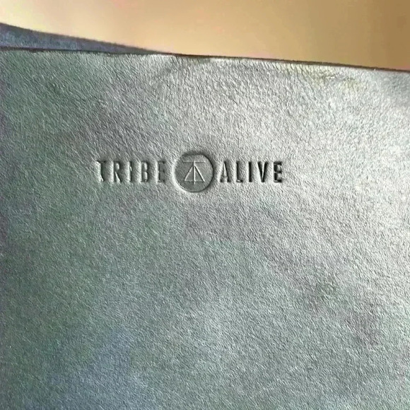 Tribe Alive Distressed Leather Navy Blue Crossbody Rounded Saddle Bag - Picture 6 of 12